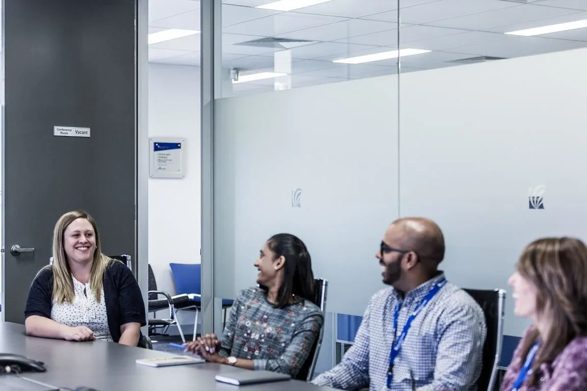 Business 1 image WORLD COURIER