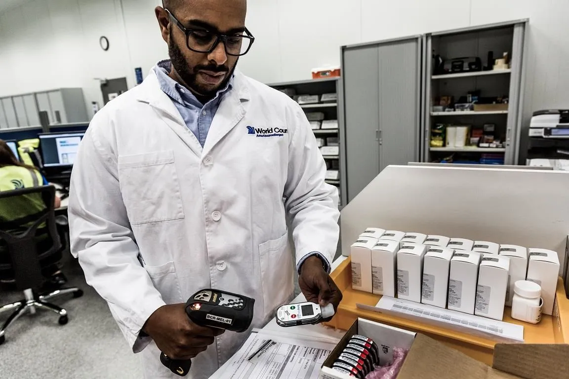 Business 2 image WORLD COURIER