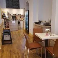 Business 1 image HOT BUBBLE CAFÉ